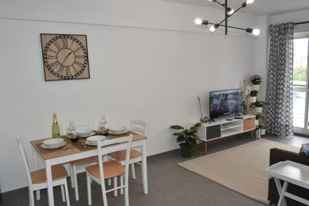 Apartment At The Beach -La Malagueta-Free Parking- มาลากา ภายนอก รูปภาพ