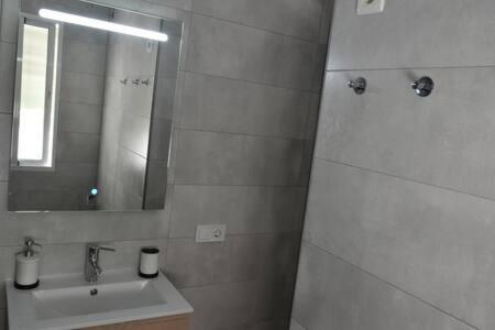 Apartment At The Beach -La Malagueta-Free Parking- มาลากา ภายนอก รูปภาพ
